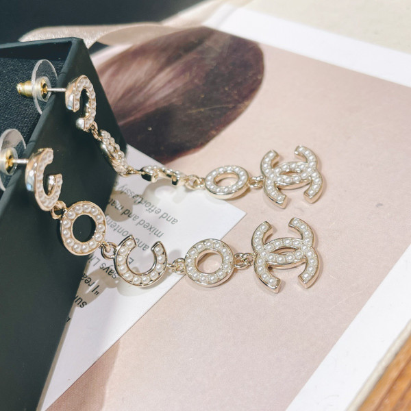 CL EARRINGS