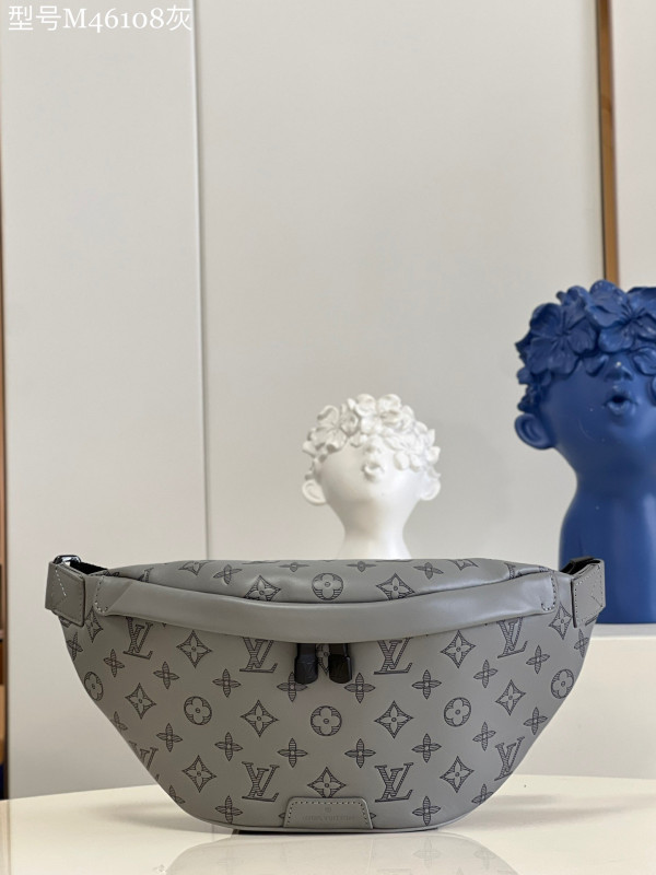 l0*is V*t0n discovery bumbag