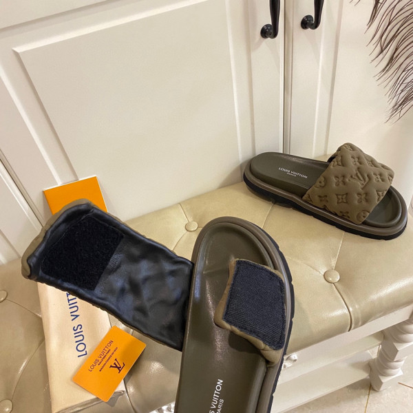 l0*is V*t0n pool pillow comfort mule