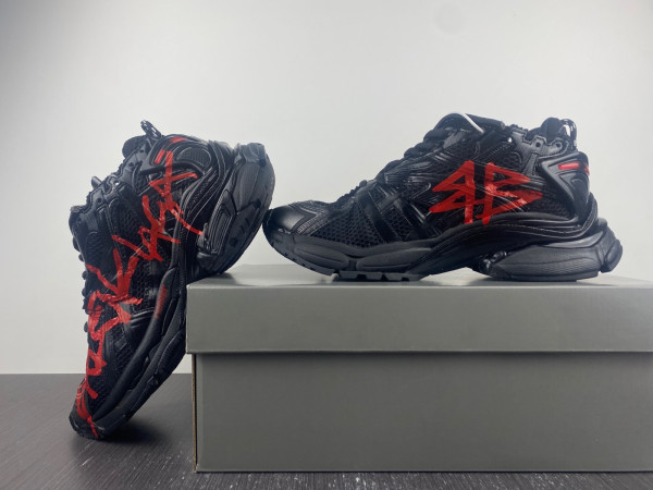 Ba*len*cia*ga runner sneaker