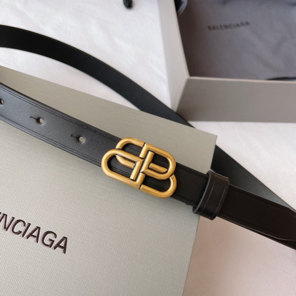 Ba*len*cia*ga belt
