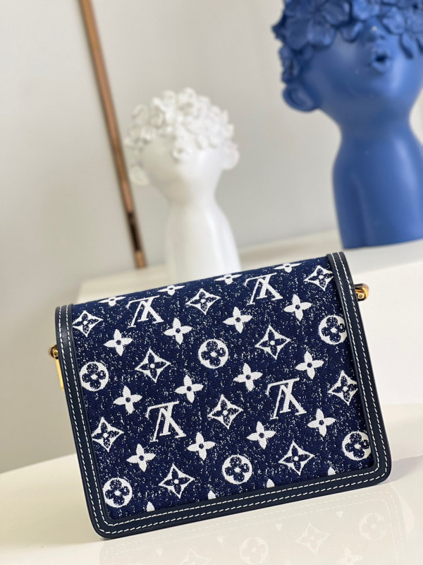 l0*is V*t0n dauphine mini