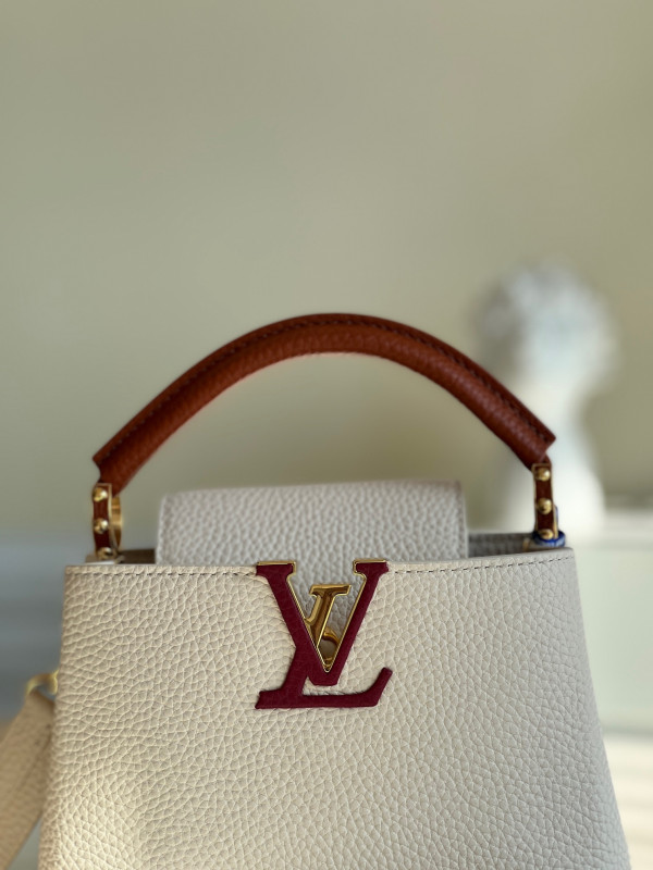 l0*is V*t0n capucines mini