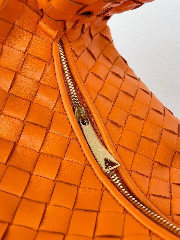 bo*te*ga Ve*ne*ta teen jodie