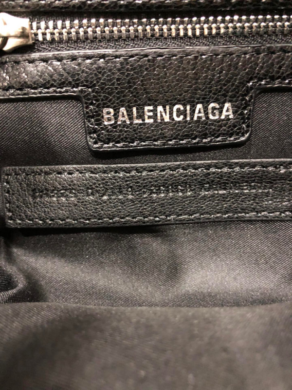 Ba*len*cia*ga women