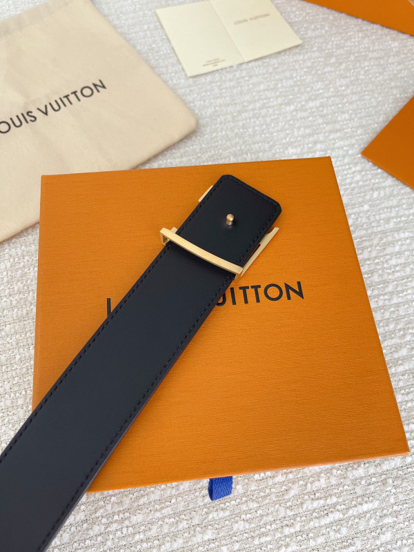 l0*is V*t0n belt