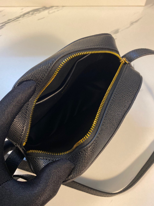 Ba*len*cia*ga everyday camera bag xs