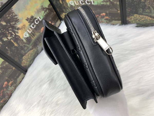 G*u*i gg belt bag