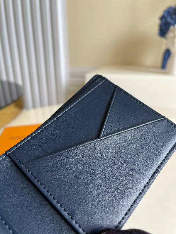 l0*is V*t0n multiple wallet