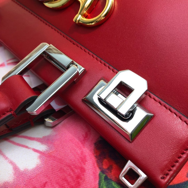 G*u*i zumi small top handle bag