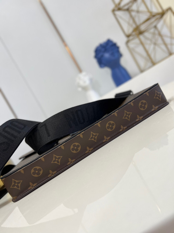 l0*is V*t0n s lock briefcase