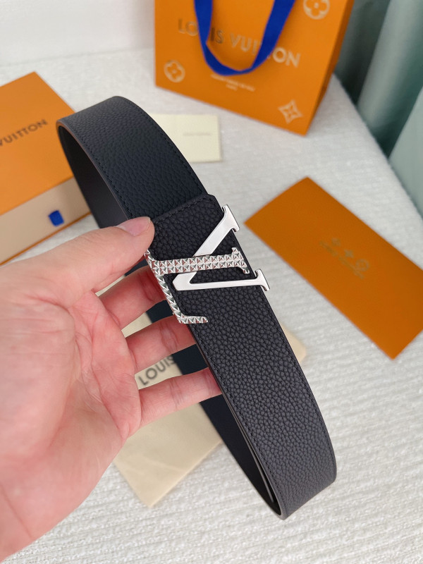 l0*is V*t0n belt