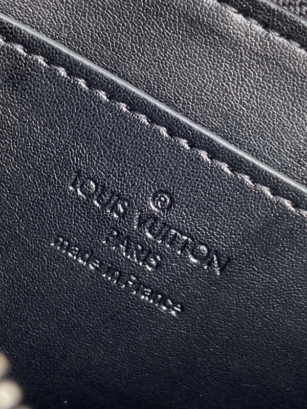 l0*is V*t0n multi card holder trunk