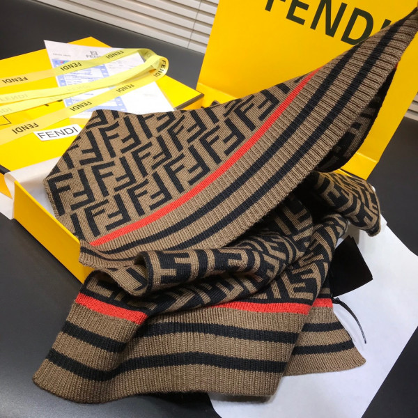 F**di scarf