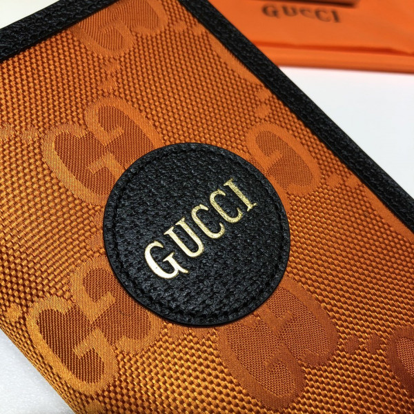 G*u*i off the grid passport case