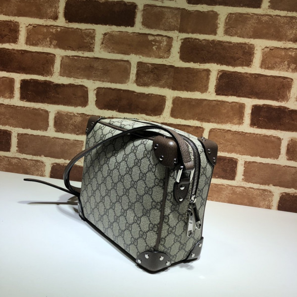 G*u*i gg shoulder bag with leather details