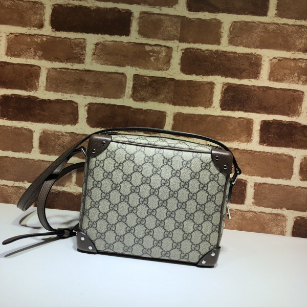 G*u*i gg shoulder bag with leather details