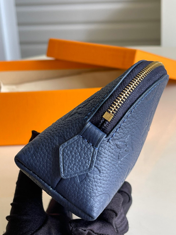 l0*is V*t0n cosmetic pouch pm-19*12*6cm