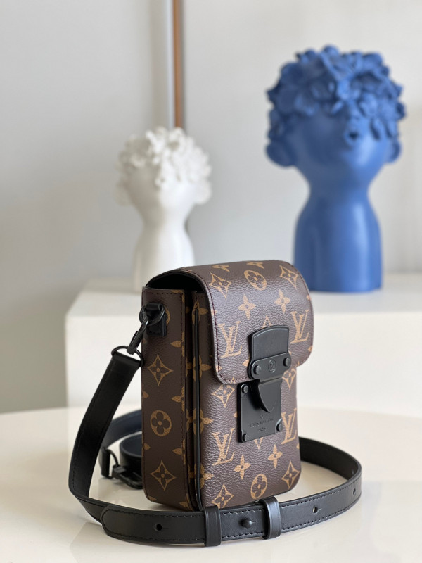 l0*is V*t0n s-lock vertical wearable wallet