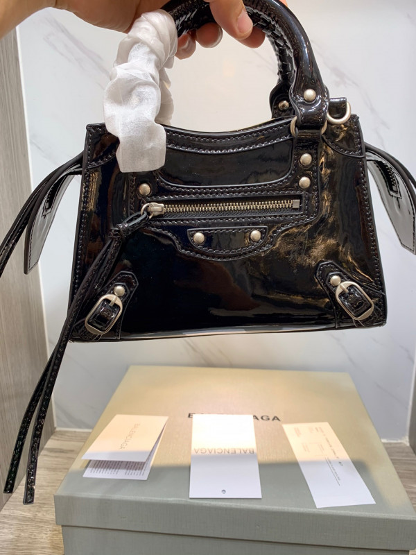 Ba*len*cia*ga neo classic nano top handle bag