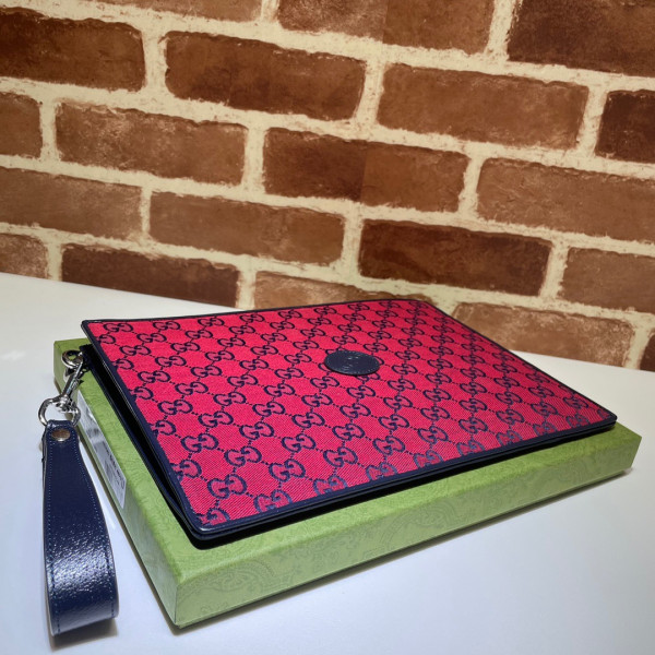 G*u*i pouch