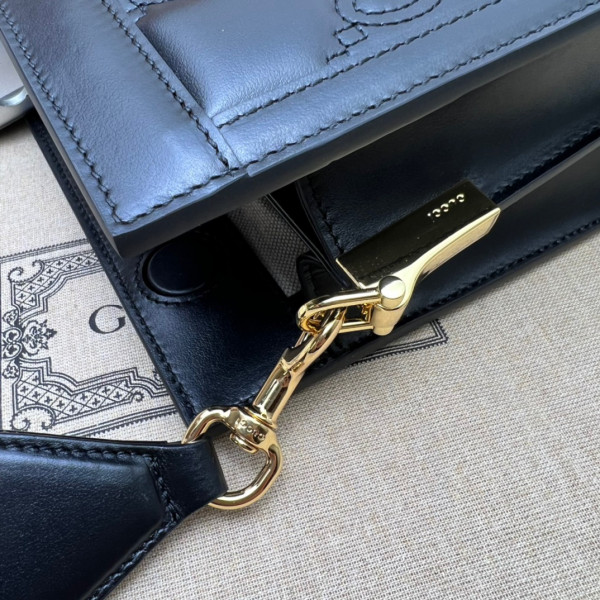 G*u*i gg matelassé leather shoulder bag