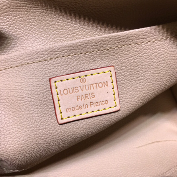 l0*is V*t0n cosmetic pouch gm