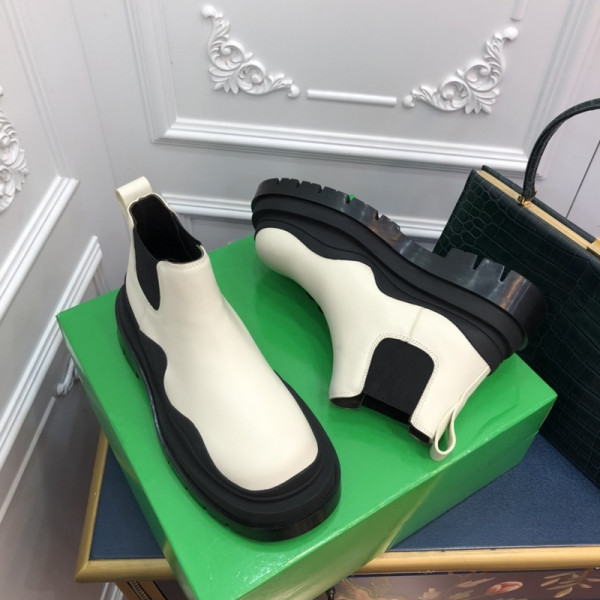 bo*te*ga Ve*ne*ta tire