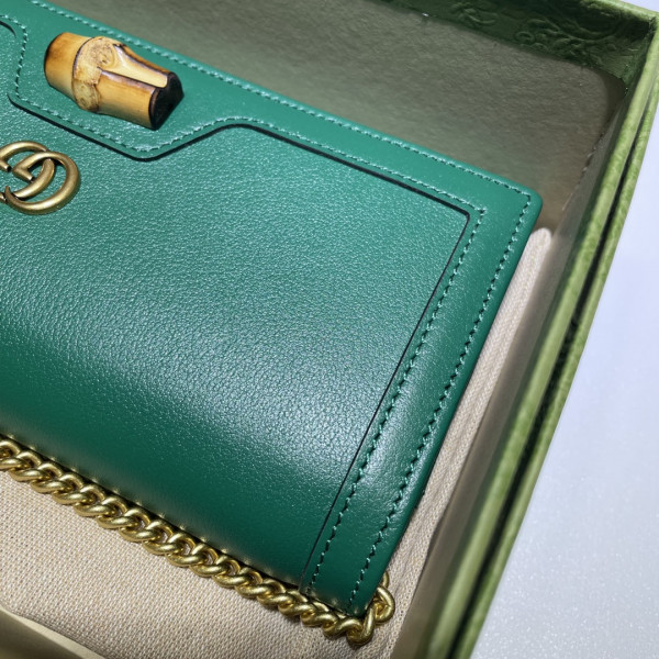 G*u*i diana chain wallet with bamboo