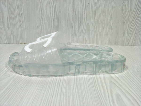 CL SLIPPERS
