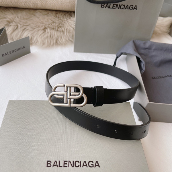 Ba*len*cia*ga belt