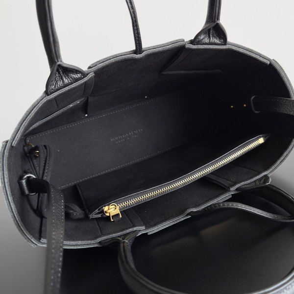 bo*te*ga Ve*ne*ta arco mini tote