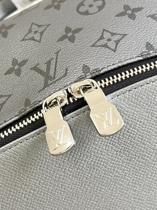l0*is V*t0n discovery backpack pm