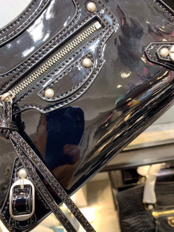 Ba*len*cia*ga neo classic nano top handle bag