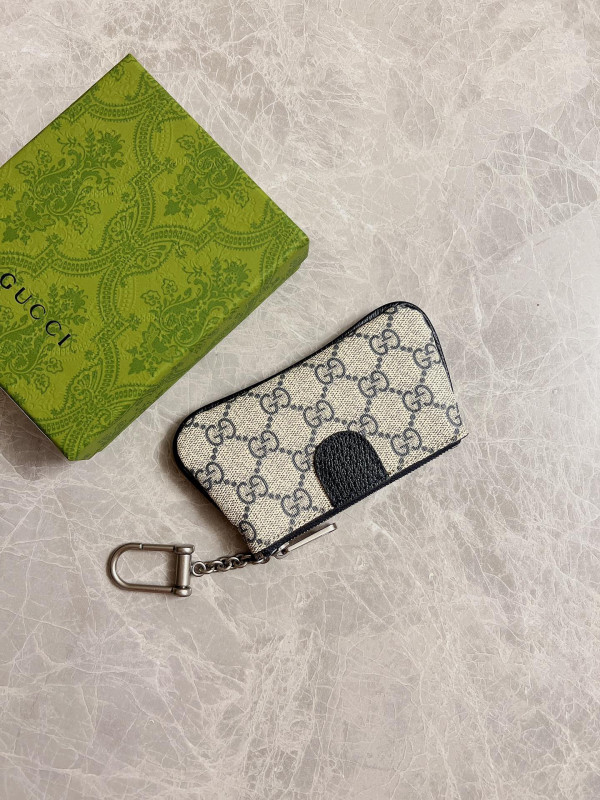 G*u*i gg marmont matelassé key case