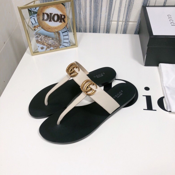 G*u*i leather thong sandal with double g