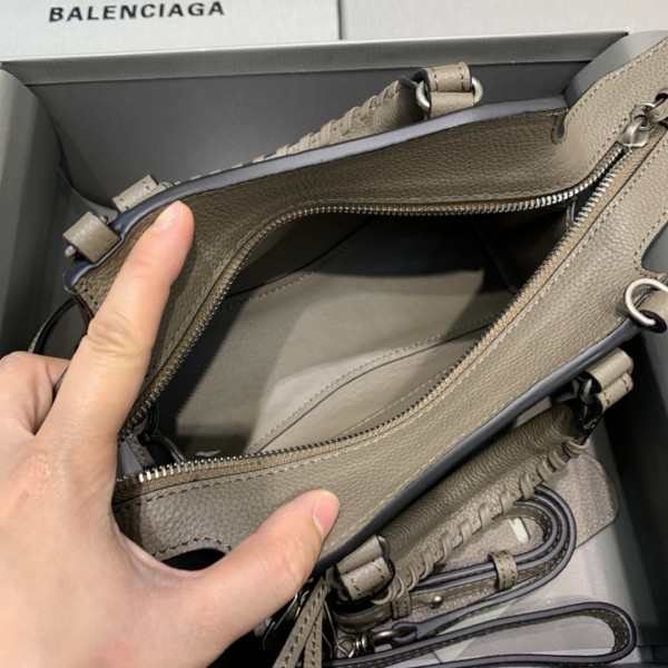 Ba*len*cia*ga neo classic mini top handle bag