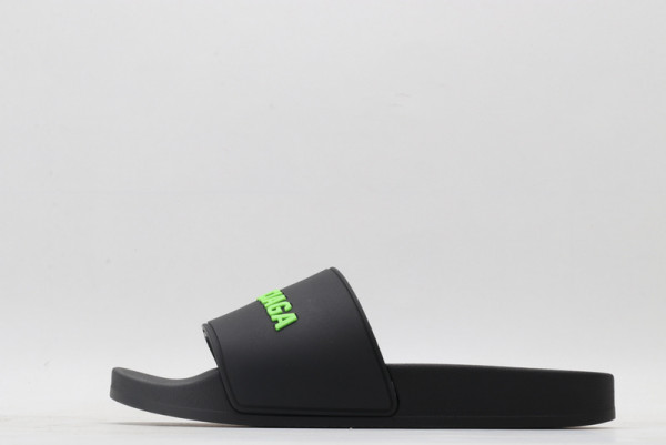 Ba*len*cia*ga pool slide sandal
