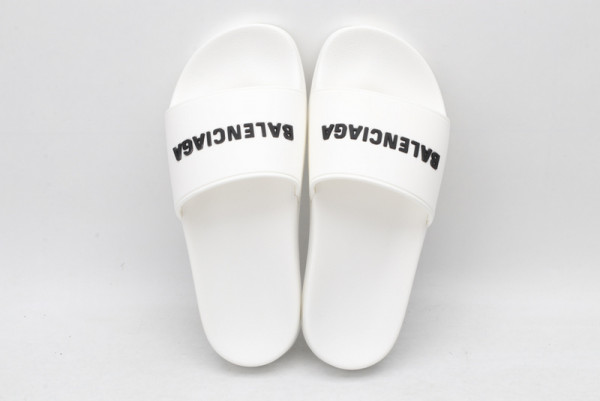 Ba*len*cia*ga pool slide sandal