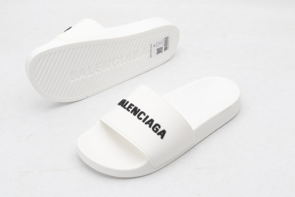 Ba*len*cia*ga pool slide sandal