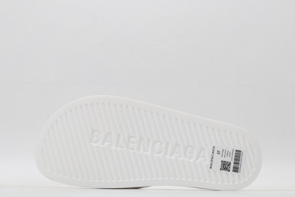 Ba*len*cia*ga pool slide sandal