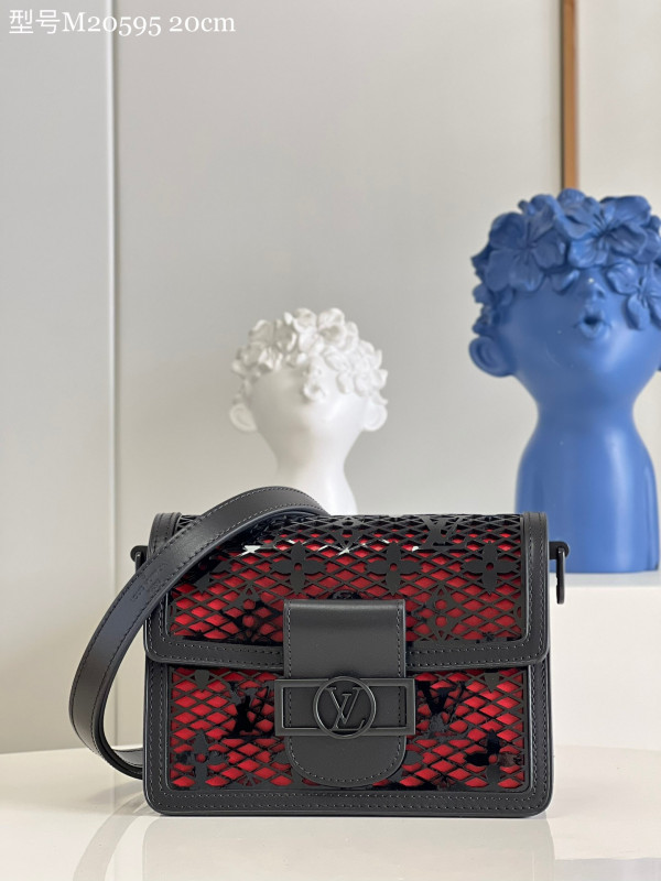 l0*is V*t0n dauphine mini