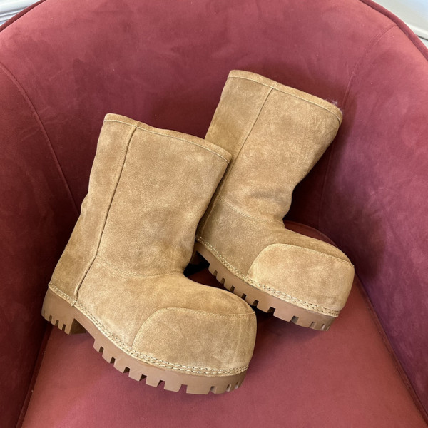 Ba*len*cia*ga alaska faux-fur low boots