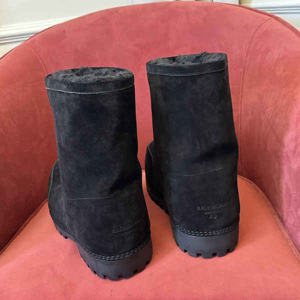 Ba*len*cia*ga alaska faux-fur low boots
