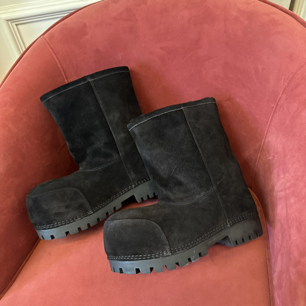 Ba*len*cia*ga alaska faux-fur low boots