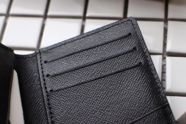 l0*is V*t0n pocket organizer