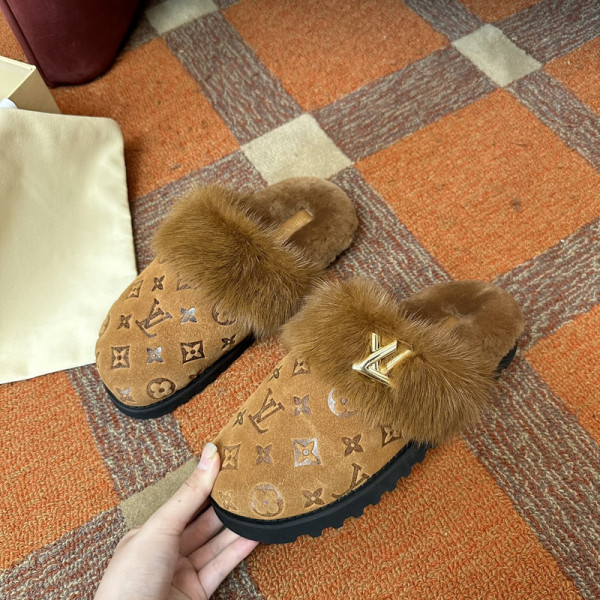 l0*is V*t0n sandals