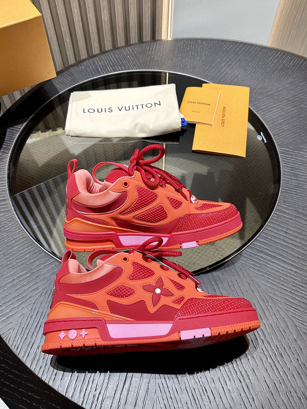 l0*is V*t0n sneakers