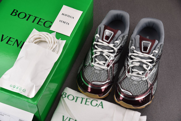 bo*te*ga Ve*ne*ta sneakers
