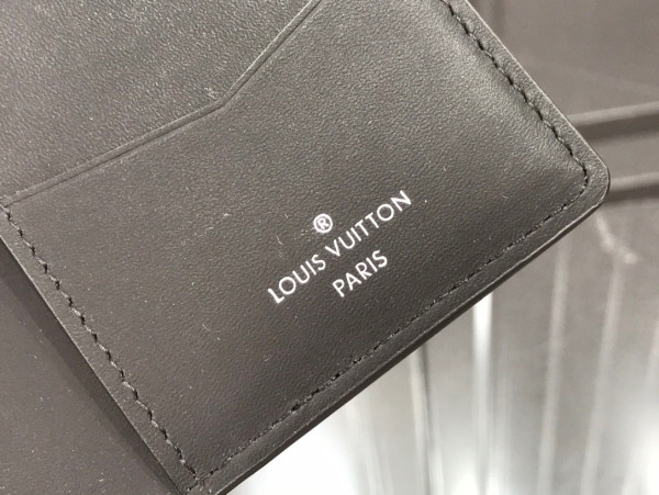 l0*is V*t0n pocket organizer